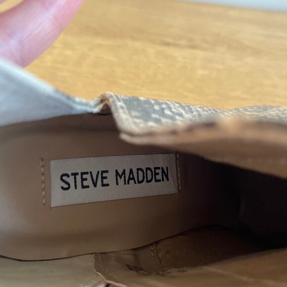 Steve Madden Rookie Snakeskin Bootie Size 7 Gray Cream Python Animal Print - Picture 5 of 7